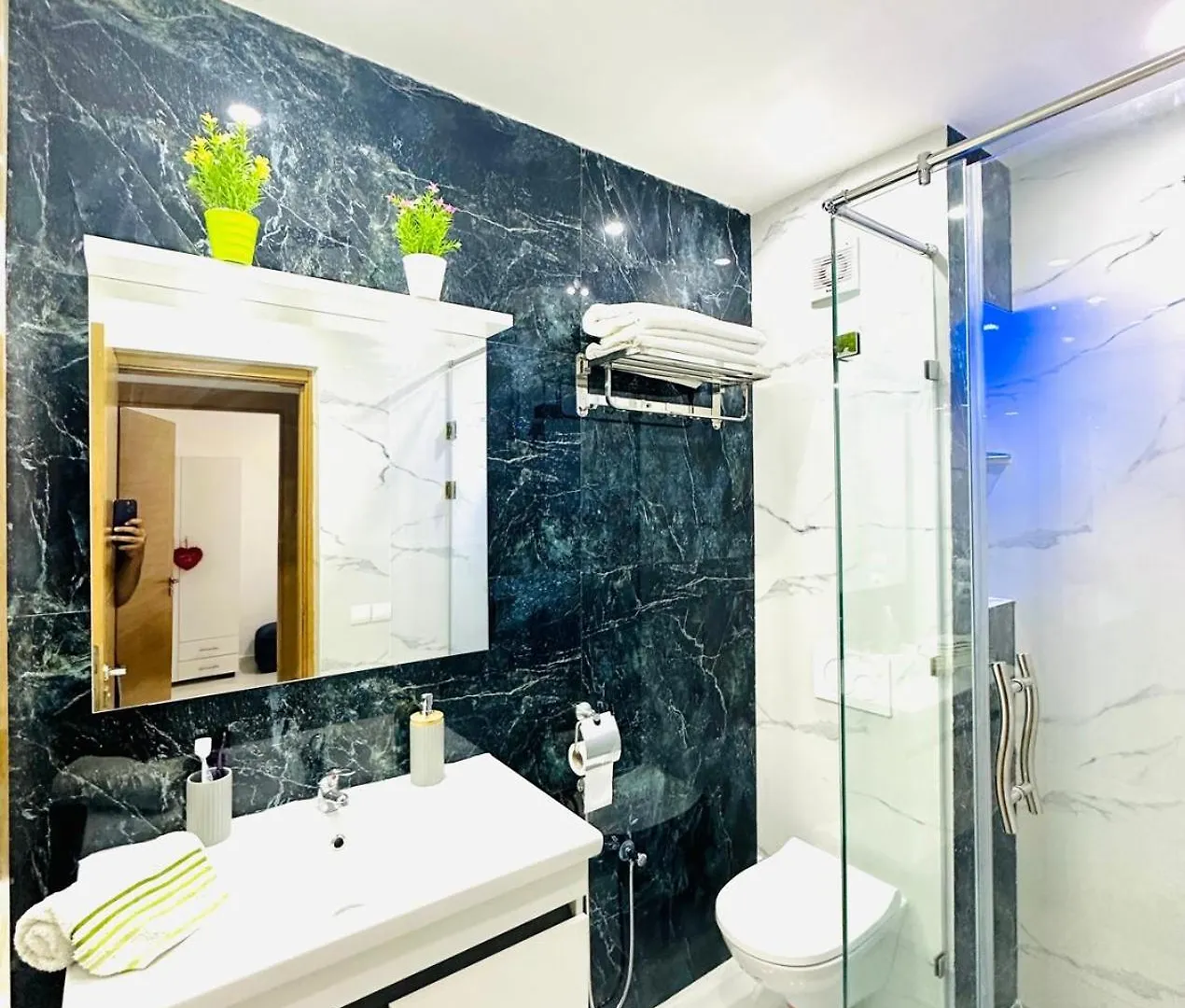 Appart F3 De Luxe A Gueliz - 5 Min De La Gare - Piscine, Wifi, Parking Au Coeur De Marrakech Marrakesh