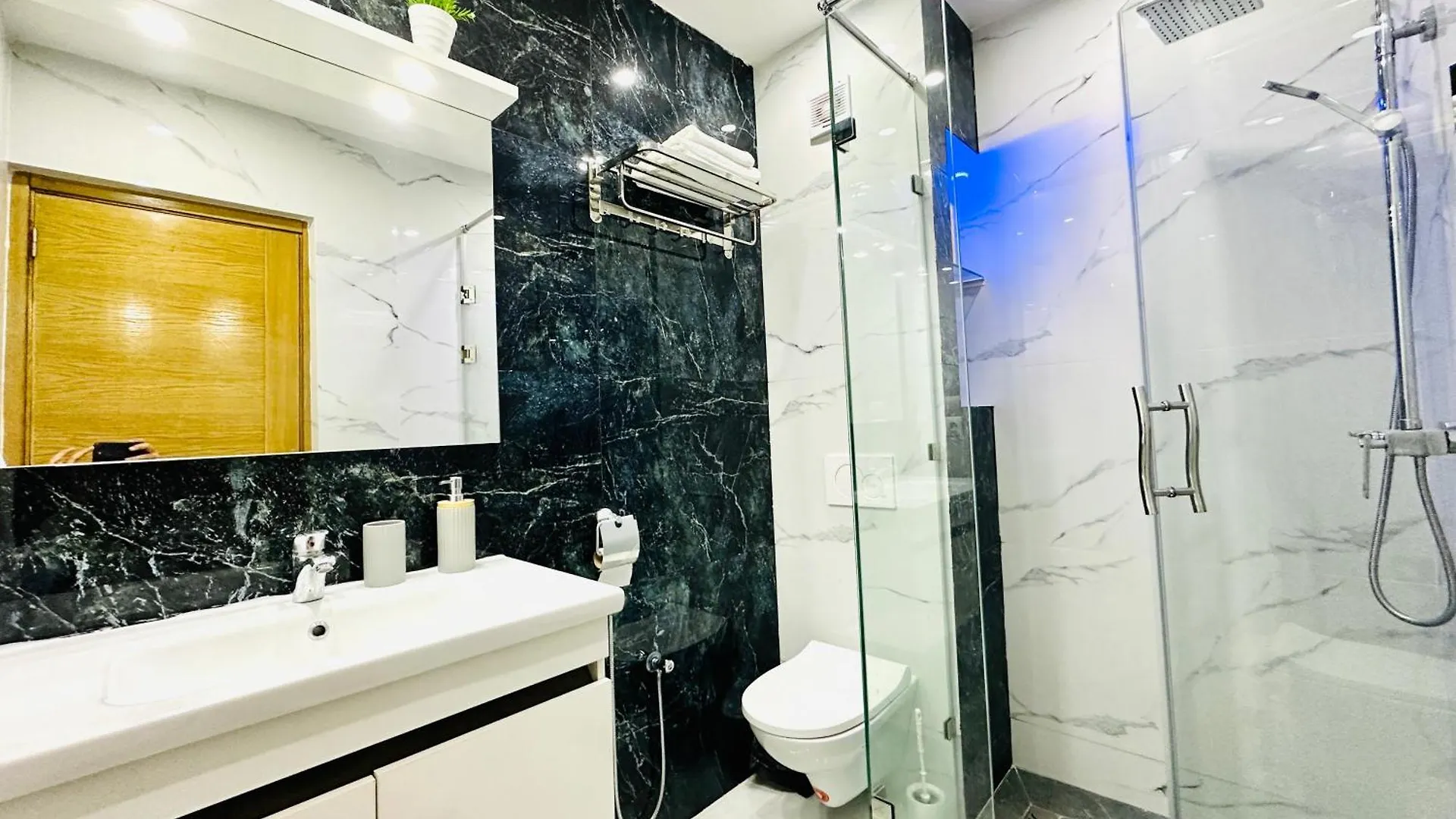 Appart F3 De Luxe A Gueliz - 5 Min De La Gare - Piscine, Wifi, Parking Au Coeur De Marrakech Marrakesh