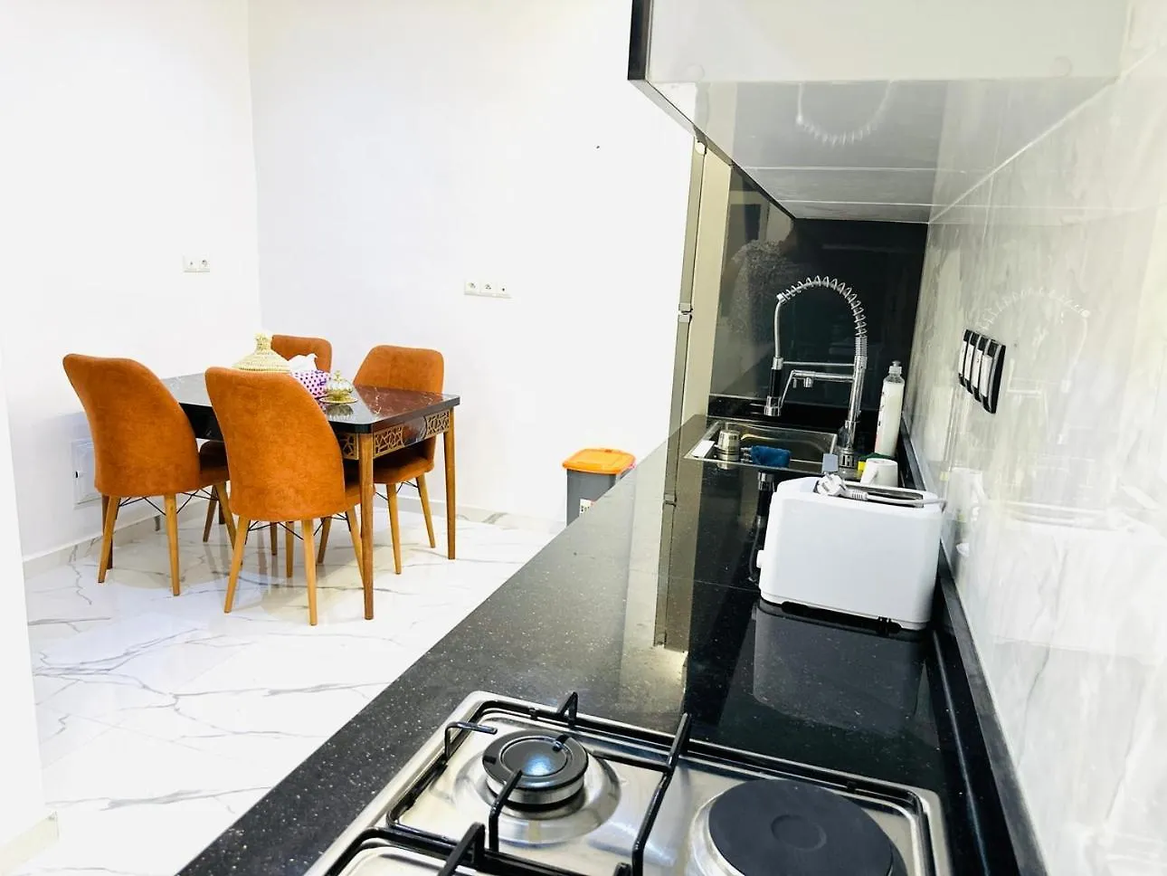 Appart F3 De Luxe A Gueliz - 5 Min De La Gare - Piscine, Wifi, Parking Au Coeur De Marrakech Marrakesz 0*,
